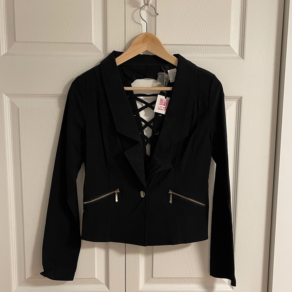 New black fitted Jacket . NWT size L